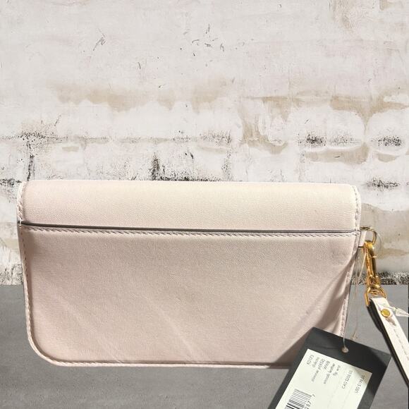 Kate Spade NWT Dakota Flap Wristlet in Shimmer Pink